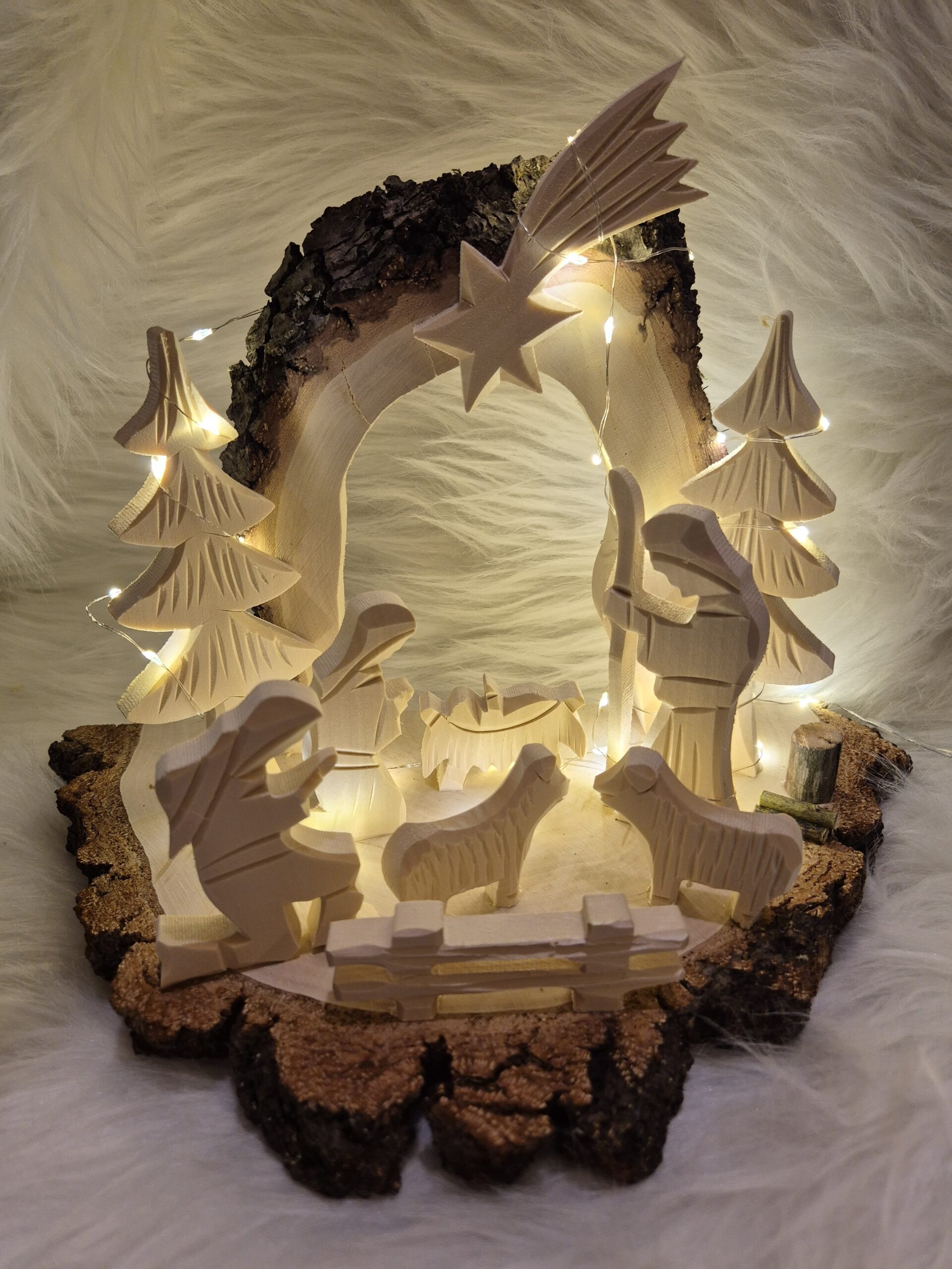 Szopka Bożonarodzeniowa ręcznie rzeźbiona na brzozie duża